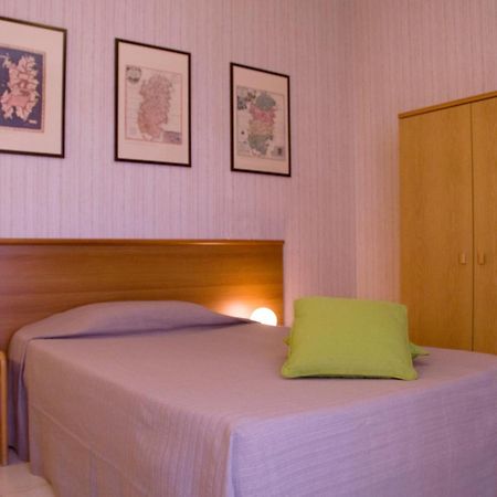 Hotel Residence Ulivi E Palme Cagliari Bagian luar foto