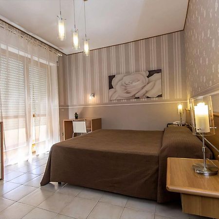 Hotel Residence Ulivi E Palme Cagliari Bagian luar foto