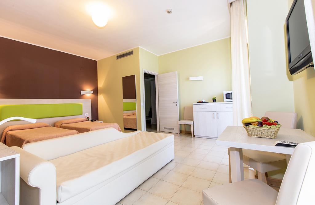 Hotel Residence Ulivi E Palme Cagliari Bagian luar foto