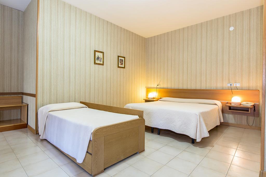 Hotel Residence Ulivi E Palme Cagliari Bagian luar foto