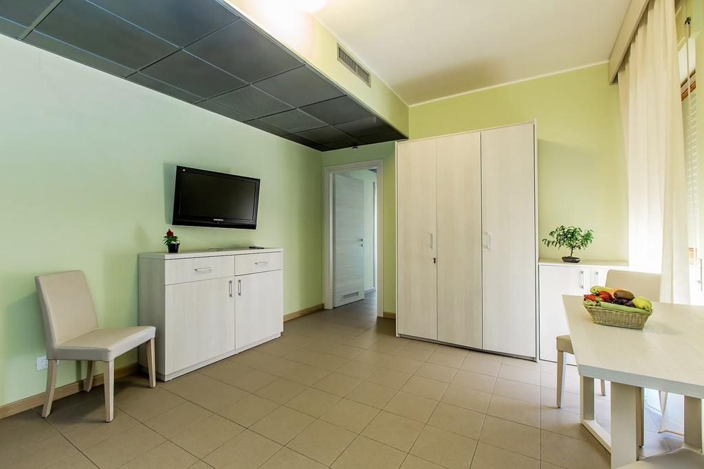 Hotel Residence Ulivi E Palme Cagliari Bagian luar foto