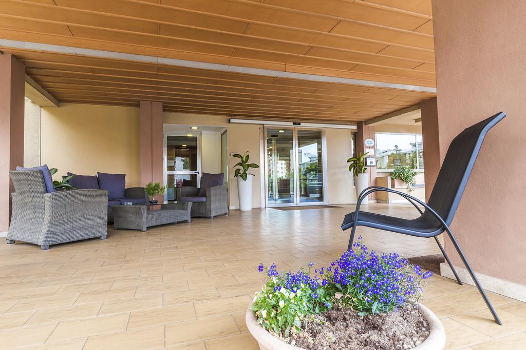 Hotel Residence Ulivi E Palme Cagliari Bagian luar foto