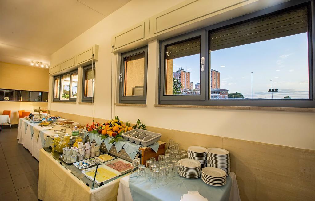 Hotel Residence Ulivi E Palme Cagliari Bagian luar foto