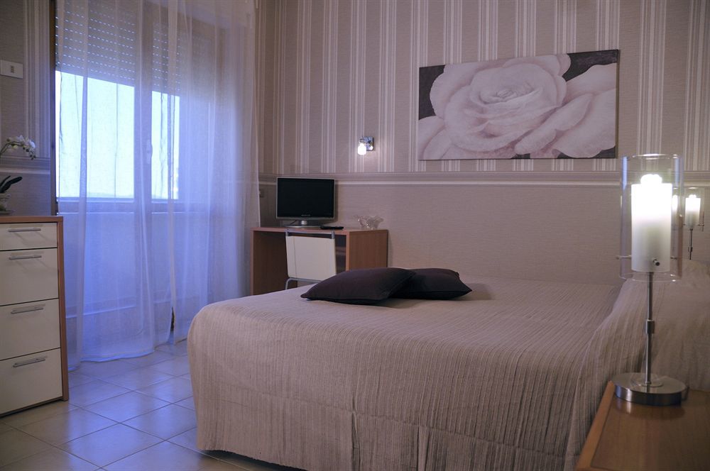 Hotel Residence Ulivi E Palme Cagliari Bagian luar foto